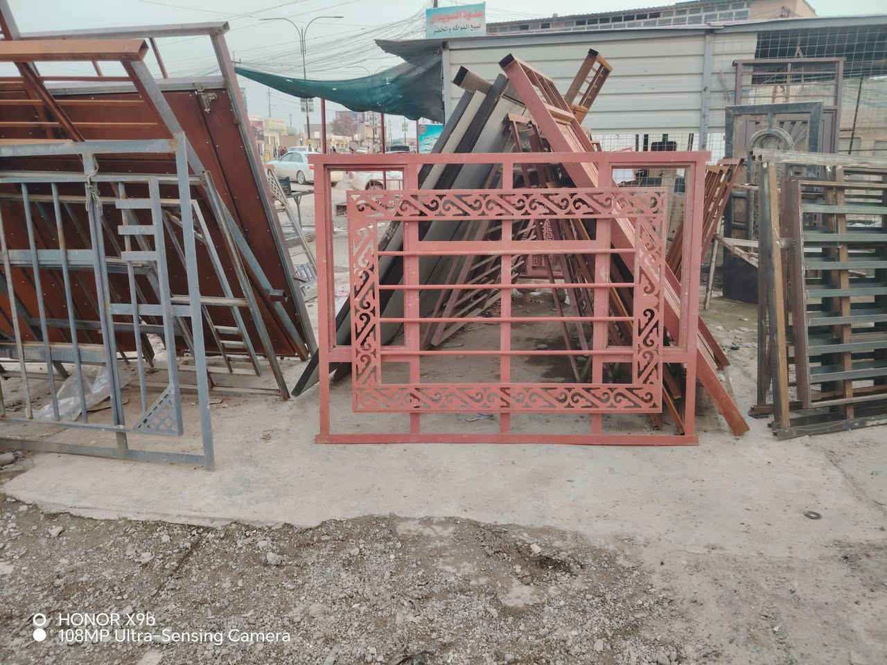 السلام عليكم ورحمة الله وبركاته اخوتي اصحاب الا,عمار الي يحتاج  يخابرني والتوصيل مجاني************************* ابو نعمه
