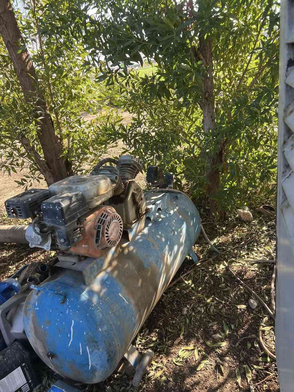 السلام عليكم ورحمة الله وبركاته البيع مكان بابل قضاء المحاويل ناحية الامام رقم تصال ‭0773 534 0641‬
