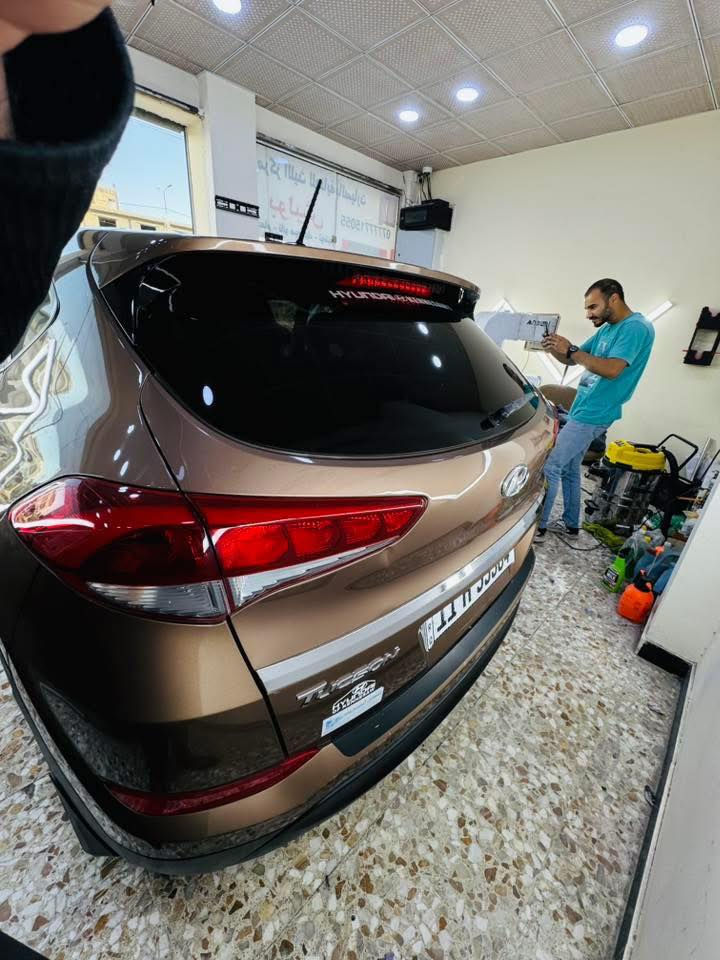 توسان ٢٠١٧ وارد امريكي
حادث بين البابين عكس السايق ومصلح بدون تبديل  الباقي مكفول مفاله عامه 
كير محرك تبريد حداديه كهربائيات كله فول وكفاله 
السياره باسمي 
السعر ١٦٠ وبيهه مجال
للتواصل ***********
