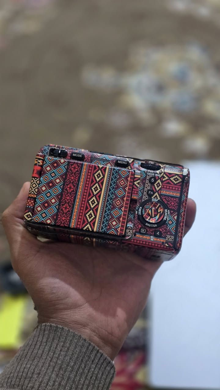 سلام عليكم سوني fx30 بدي فقط
الكاميرا نظيفة ومغلفة مثل ما موضح بالصور الكاميرا حلوة وعله ايدي 

السعر مليون و٧٠٠ وبيهه مجال بسيط جدا
***********
