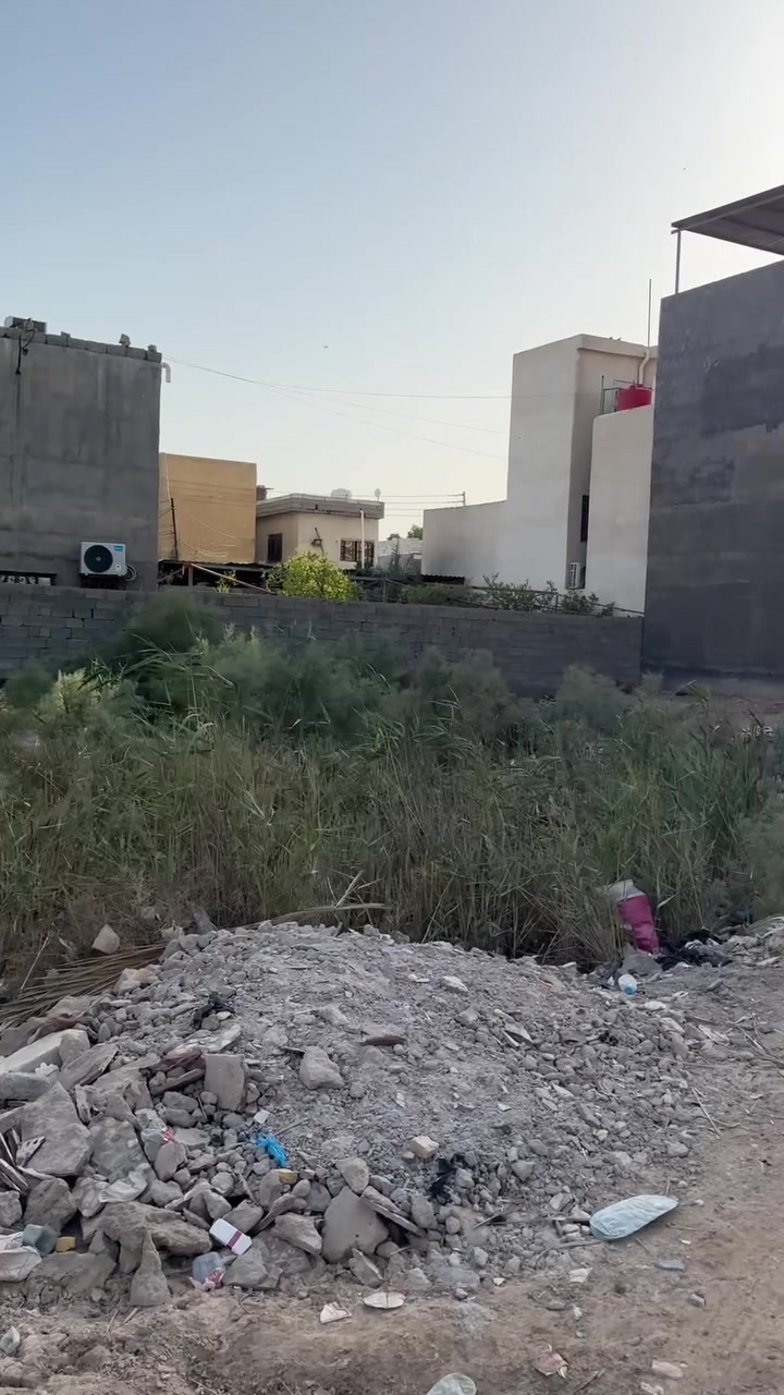 قطعتين للبيع طابو زراعي
المساحة للقطعة الواحدة

 200متر الواجهة 10 والنزال20 

العنوان 📍الصالحية مقابل مدرسة الريف الزاهر 

مسافة 200 متر عن شارع الصالحية العام

للاستفسار الاتصال + واتساب 

***********6

