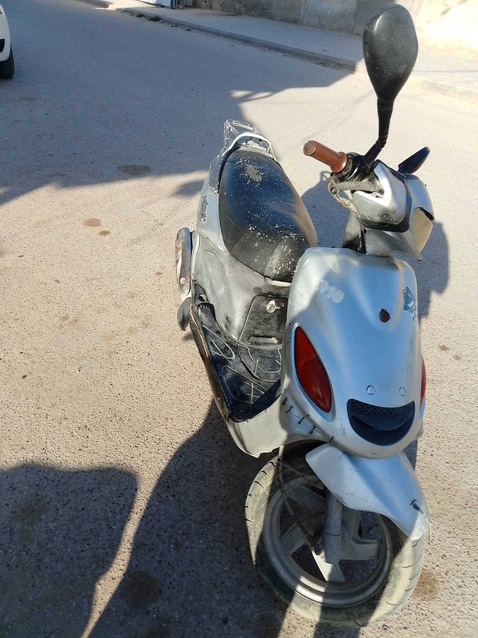 دولفين دراجه شغاله كهربائيات كله شغاله مفتوحه المكينه السعر 300 وبيعه مجال قليل إذا عندك بيجي مراور اراوس 
***********
