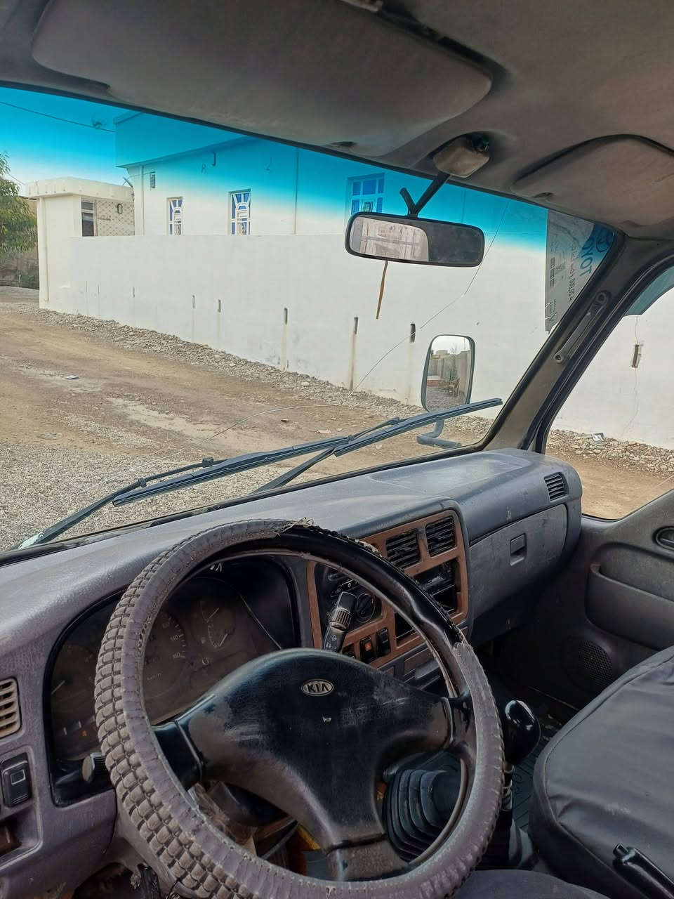 كيا فونتيره للبيع موديل 99 قلاب رقم فحص صاحبها موجود شرط التحويل كير شرط محرك شرط كصه شديتو قبل اسبوع صدر جديد طخم تاير خلفي جديد الامامي نص عمر باتري سلف داينمو كلها جديد كهربائيات كلها شغاله تدفئه شغاله باور جديد سياره جاهزه مابيها اي نقص السعر 40 وبيها مجال ***********/ *********** المكان المسحك
