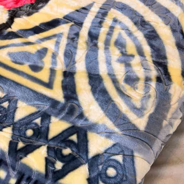 #البطانيات_الدرجة_الاولى🌹

وصول وجة كبيرة من البطانيات بجميع انواعها

🥰 3 كيلو
🥰 4 كيلو
🥰 5 كيلو
🥰 نقشات وطرحات متنوعة
🥰احجام كبيرة 200 × 240
🥰 متوفرة ب 6 الوان
🥰 واحدث الصيحات 🥰

#القسط كل 2✌️ ب 5 😉

#الديوانيه_اهل_الشط_مقابل_جامع_حجي_هندي

***********
