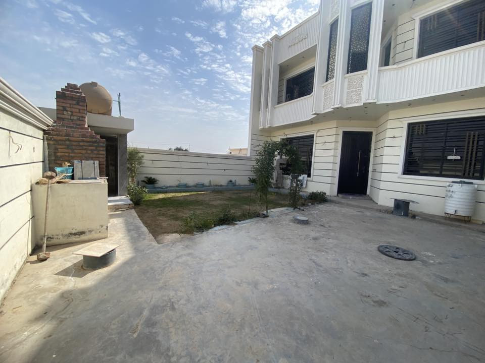 السلام عليكم بيت طابقين كما موضح بل صور في جسر ديالى منطقه التويثه
سند (طابو ملك صرف )
خدمات من ماء وكهرباء وتبليط للباب منضومات ماء + كهرباء 
بناء البيت درجه أولى 
مساحة البيت 358
بناء البيت صافي 225
اتصل عل الرقام ‭0770 533 1789‬
واتساب متوفر
‭0751 093 1413‬
