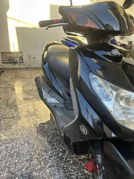 السلام عليكم شباب سكنس فحل جديدة قبل شهرين نزلته رمبة 
بية زوج كلجات رياضي 
مكينه مكفولة كفاله عامة
كفر كلة مختم ويه المكينه 
وتجي بلباب تفحصة وتاخذة 
دراجة ماشية ٣٤الف  
كابريتر الدراجة كهربايات كلة يشتغل 
رقمي ‬ ‭٠٧٧٧ ٢٣٦ ٥٣٠١‬
سعر خاص
