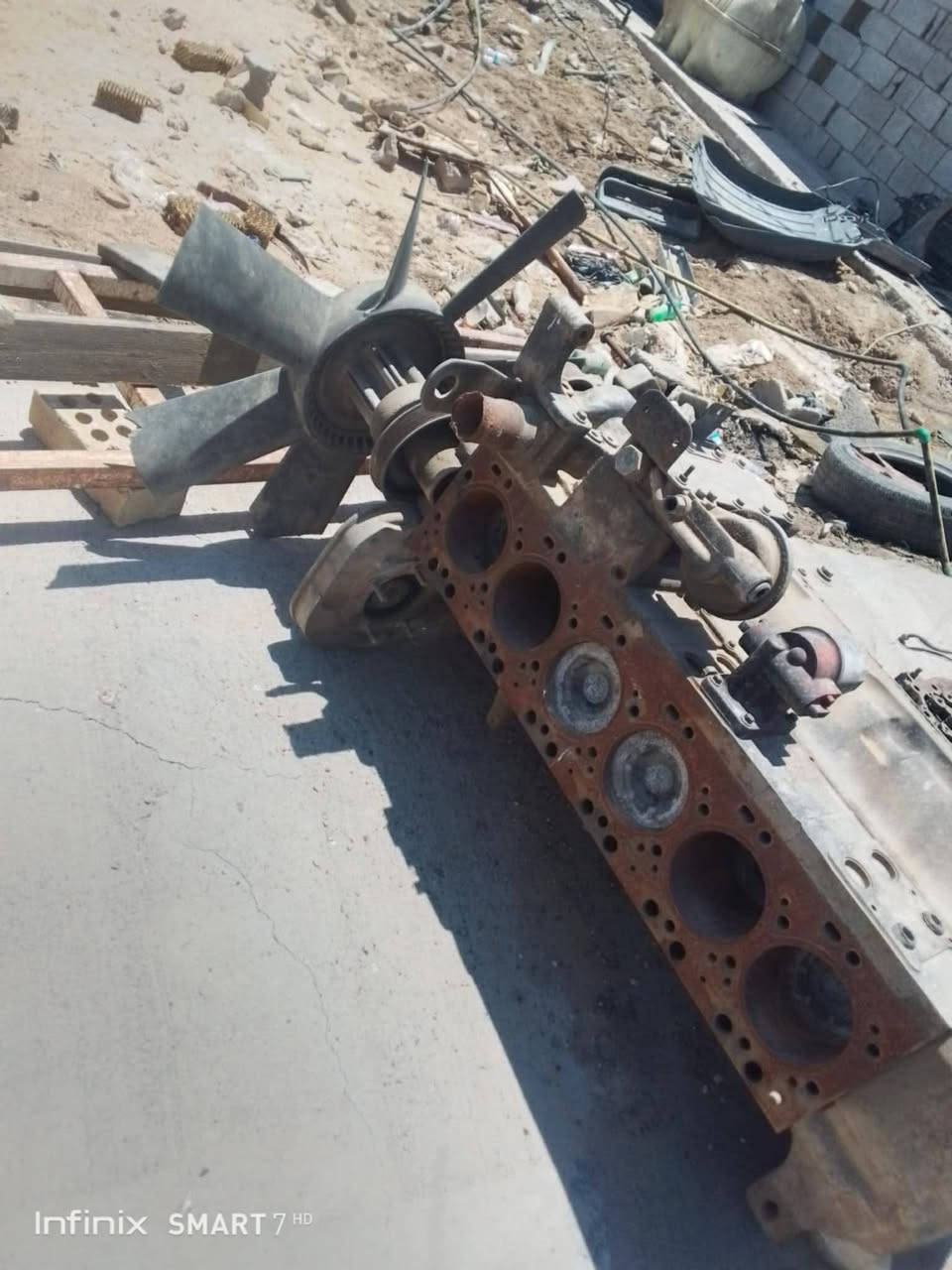 سلام عليكم للبيع  مكينتين كمنز ٢٤والف وحده صاطره وحده بس كوره مفتوح بيه سيته طافره بيه راديتر ونتر كلر وشاصي متروكات المكاين الستفسار ***********
