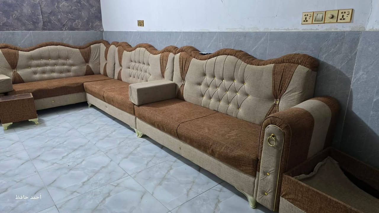 سلام عليكم
غنفات تفصال 15 متر وياه 7 طبلات وربع تكيات 
مكاني ناصريه حي لفداه سعر 750 بي مجال قليل 
***********
