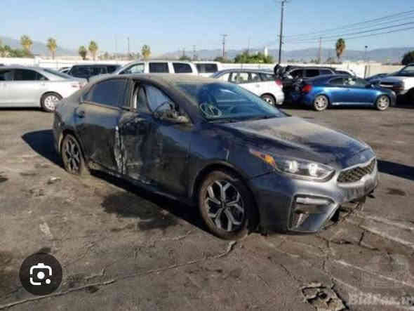 السلام عليكم كيا فورتي للبيع موديل 2020 السياره كير ومحرك مكفولات نص موصفات ماشيه 98 ميل وراد امريكي 
السياره كلش نظيفه والحادث مثل ما موضح بل صور  السياره باسمي تحويل ثاني يوم السعر 125 مكاني بغداد الرقم ***********
