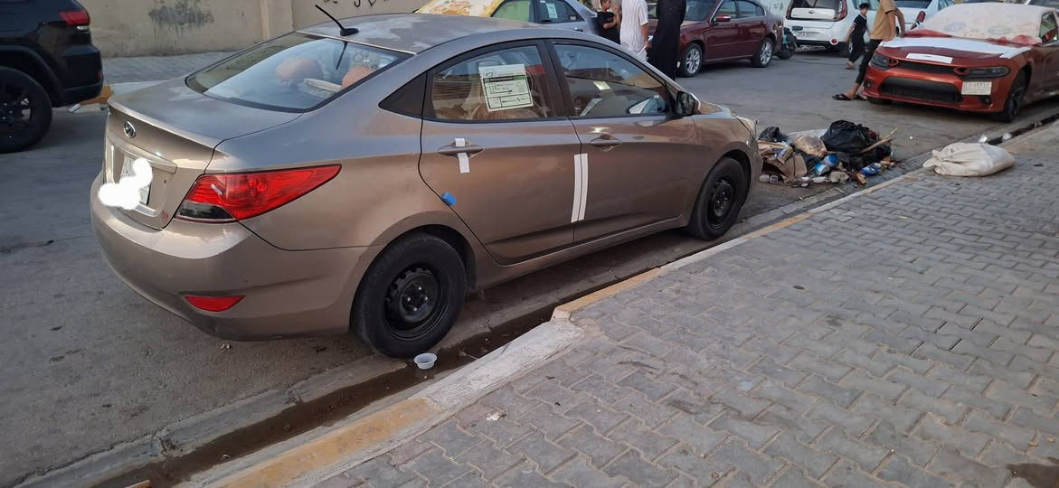 *********** اكسنت 2014 رقم واسط مكينه 1600 تايم تاير تبريد شغال وارد امريكي بيه جاملغ وا بنين  بدون دواخل  السياره جاهزه من اي شي مكان السياره واسط السعر 73
