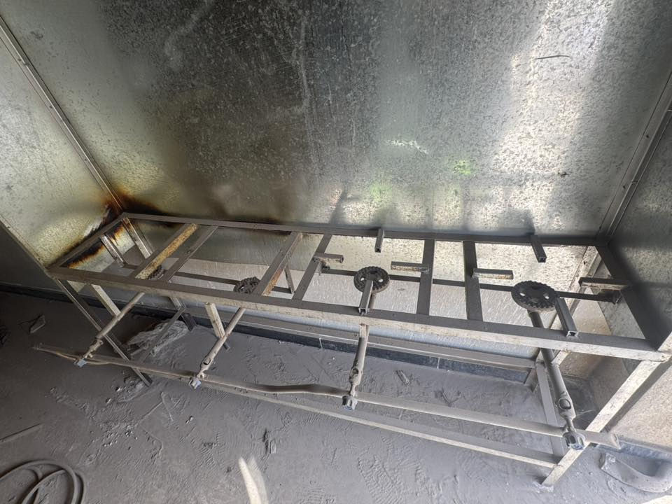 للبيع عارضة جبيرة ما مصلحة ابد شرط ثلجة تجمد وطباخ كافترية تفصال الئصلي استخدام شهر واحد ٤ عيون ***********
