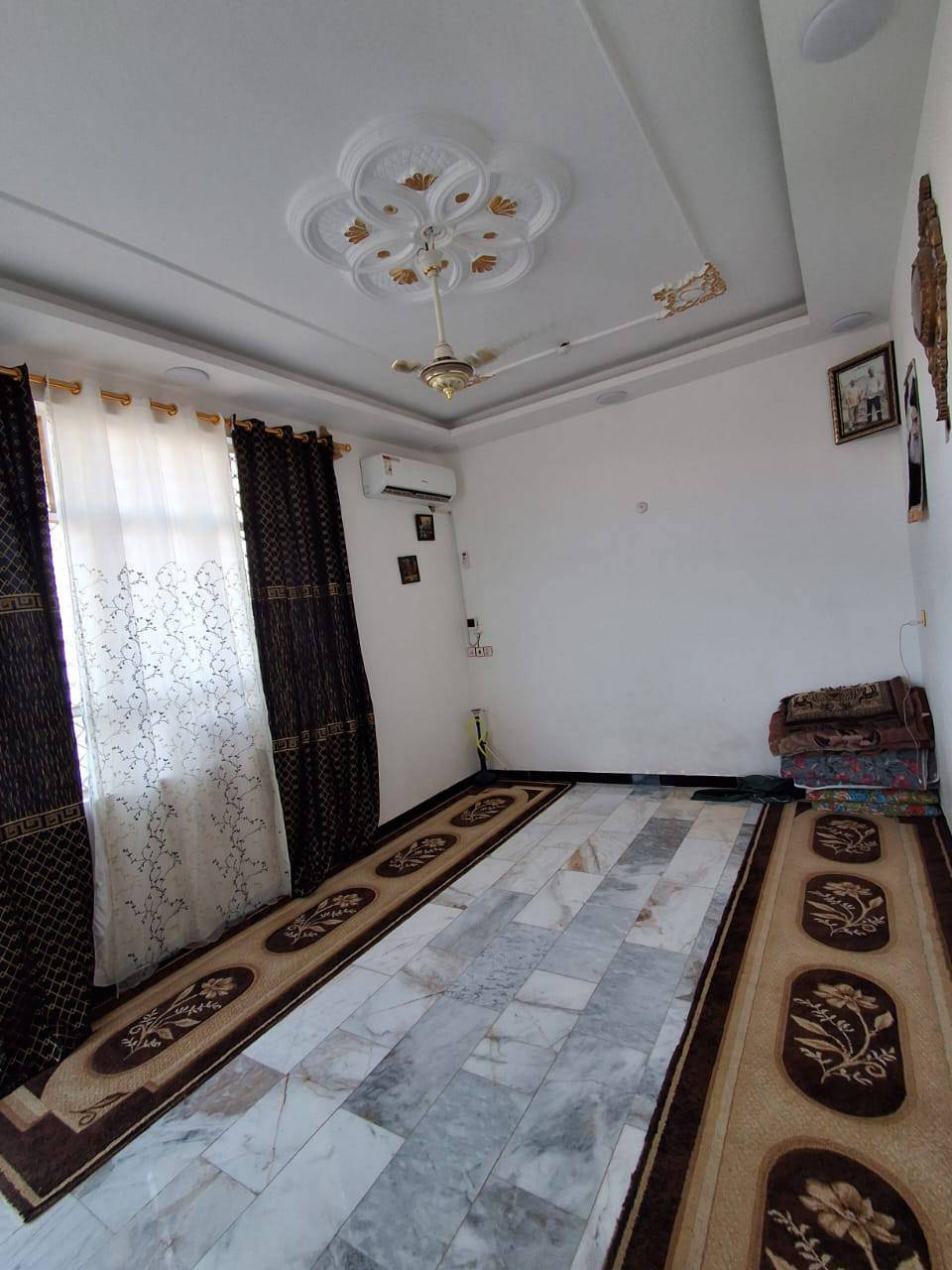 بسم لله الرحمن الرحيم على بركة الله 
اليوم عدنة بيت طابو زراعي سند 25
المساحة 220 ومساحة البناء 110
الواجهة 10 والنزال 22
طابقين بناء حديث+3غرف نوم+صحيات عدد3
يبعد عن شارع 100 الرابط بشارع شريفة ع ،،،250م
للاستفسار مراجعة مكتب المنكوشي للعقار أو الاتصال على الرقم ***********
