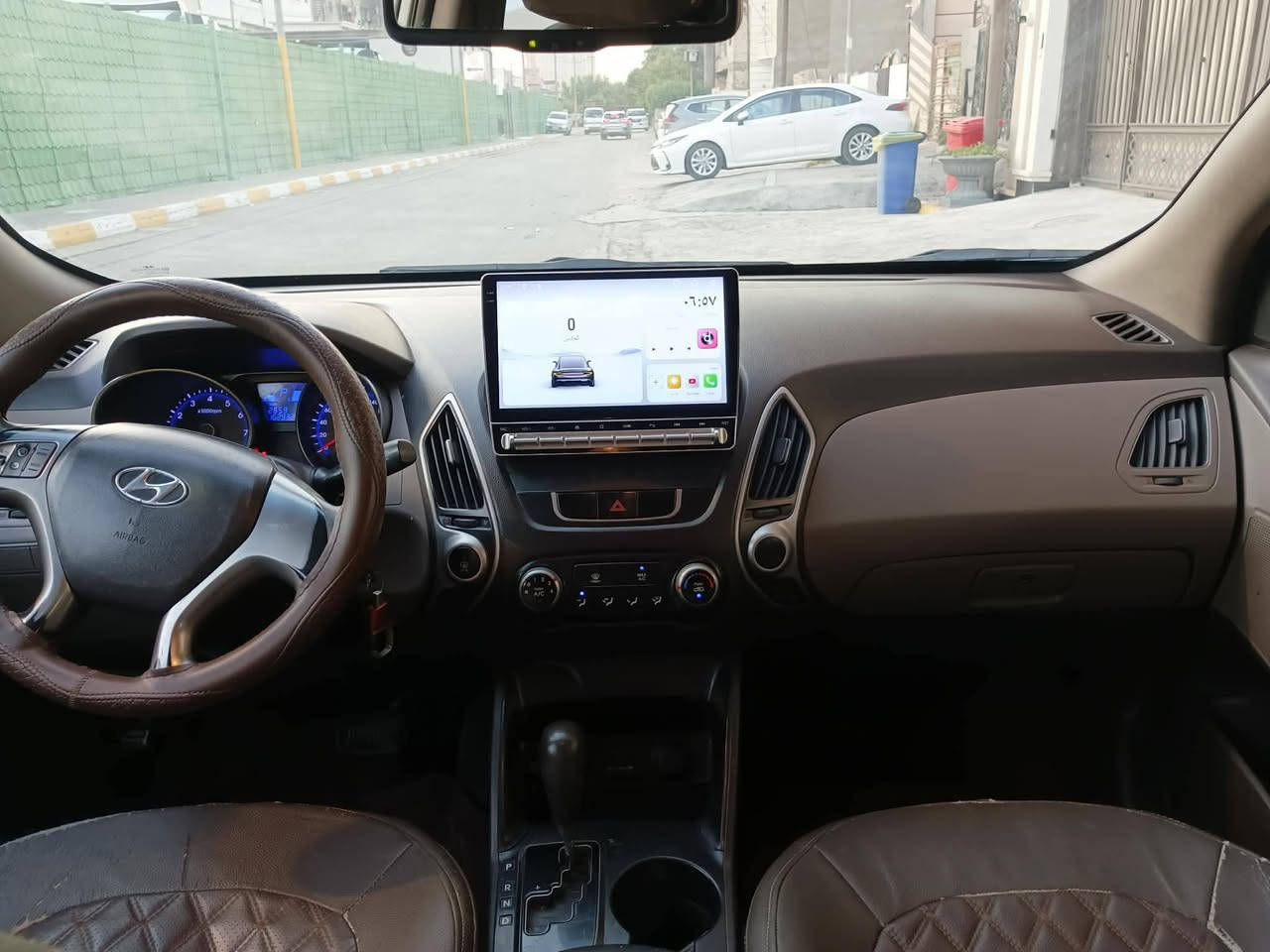 السلام عليكم
توسان 2011 خليجي
رقم اربيل 
كير مكينه حداديه تبريد خير من الله
جاملغ ايسر اصلي مبدل نفس لون
الدعاميه الاماميه مصبوغه بدون اي دواخل شرط الفحص والسيارة لاتخلو من بارد وتكحيل ورصعات وشخوط
اخوان اني رجال جبير بالعمر غير متواجد ع الفيس او عندي واتساب شراي  خابرني وبيك خير ودلل وسعرها مناسب السياره
***********
***********
