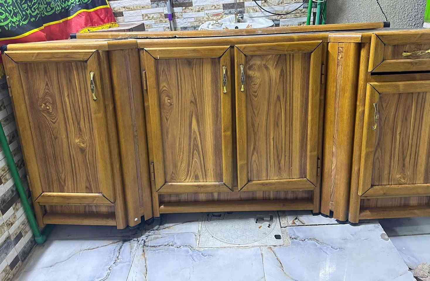 للبيع سنك الطول 2 متر السعر 90 وبي مجال مكان بغداد ***********
