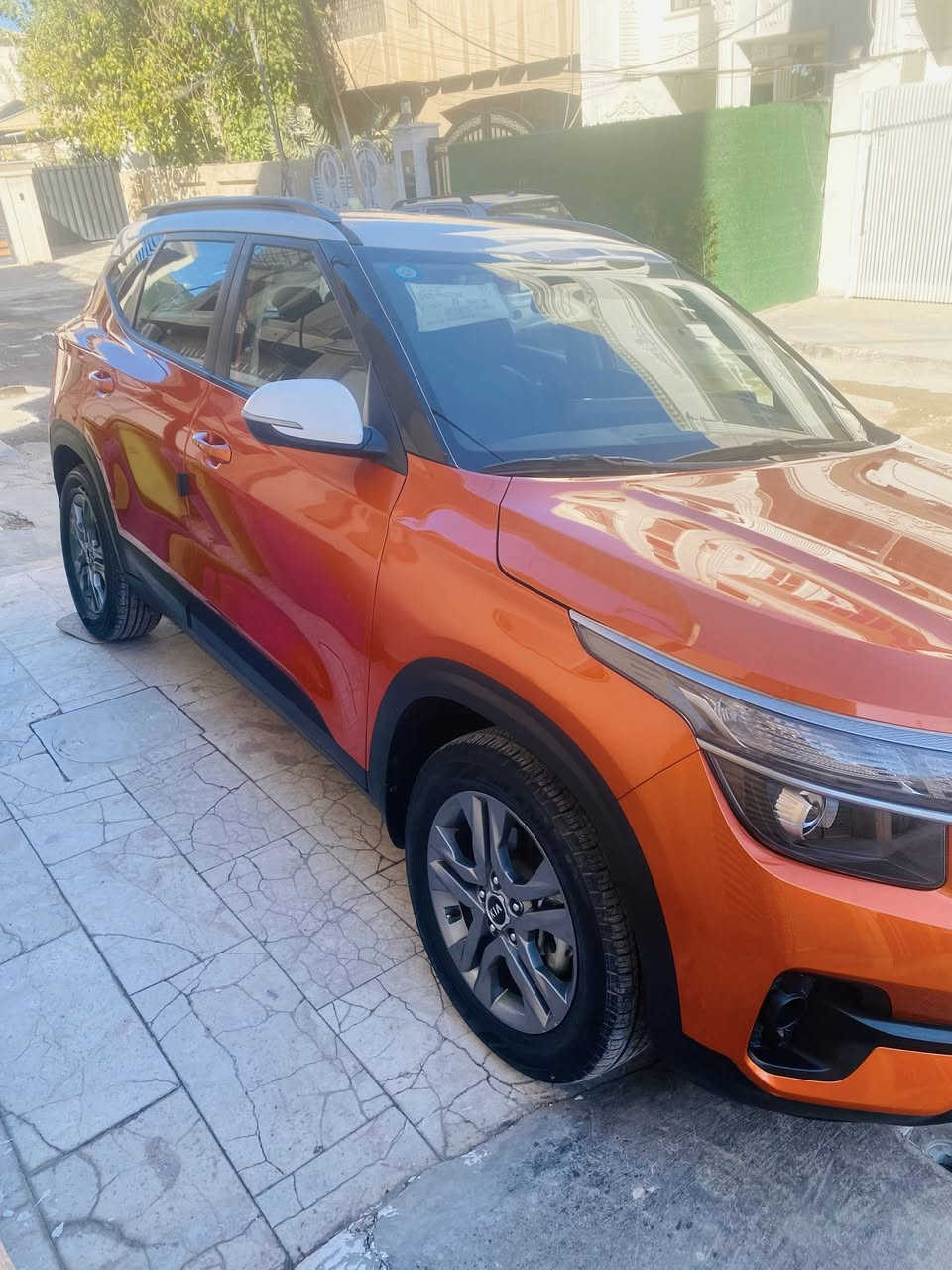 كيا سيليتوس خليجيه وكالة الشركه الدوليه موديل 2021    السياره كوري اصلي وليس صيني
رقم بغداد الانكليزي وبأسمي
محرك ١٦٠٠ دوش
گير AT ميكانيكي المرغوب وليس كهربائي
لون مميز تو كلر  مشمشي وسقف ابيض

بصمه وتشغيل عن بعد
تبريد قطعتين امامي وخلفي
شاشه كبيره أبل كار بلي نڤكيشن
حساسات خلفيه
كامره خلفيه دواره
اشاير بالمري
ويل كب سموك
والباقي واضح بالصور
مكفوله كفاله عامه
السعر ١٥٥ ورقه وبيها مجال للشراي
***********
مكان السياره بغداد حي الجامعه
