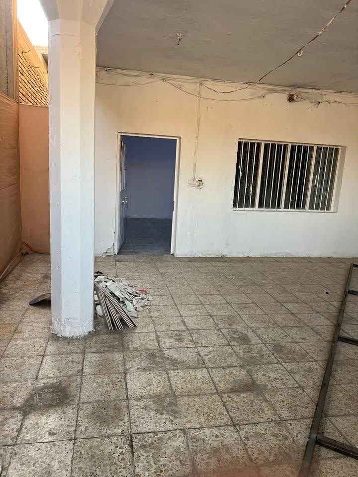 بيت لليجار الخاجيه شارع 40 الرئيسي 
متكون الطابق الاول كراج مطبخ صاله غرفتين نوم 
الطابق الثاني غرفتين نوم وصاله جبيره وسطح وصحيات 
السفسار التصال ***********
