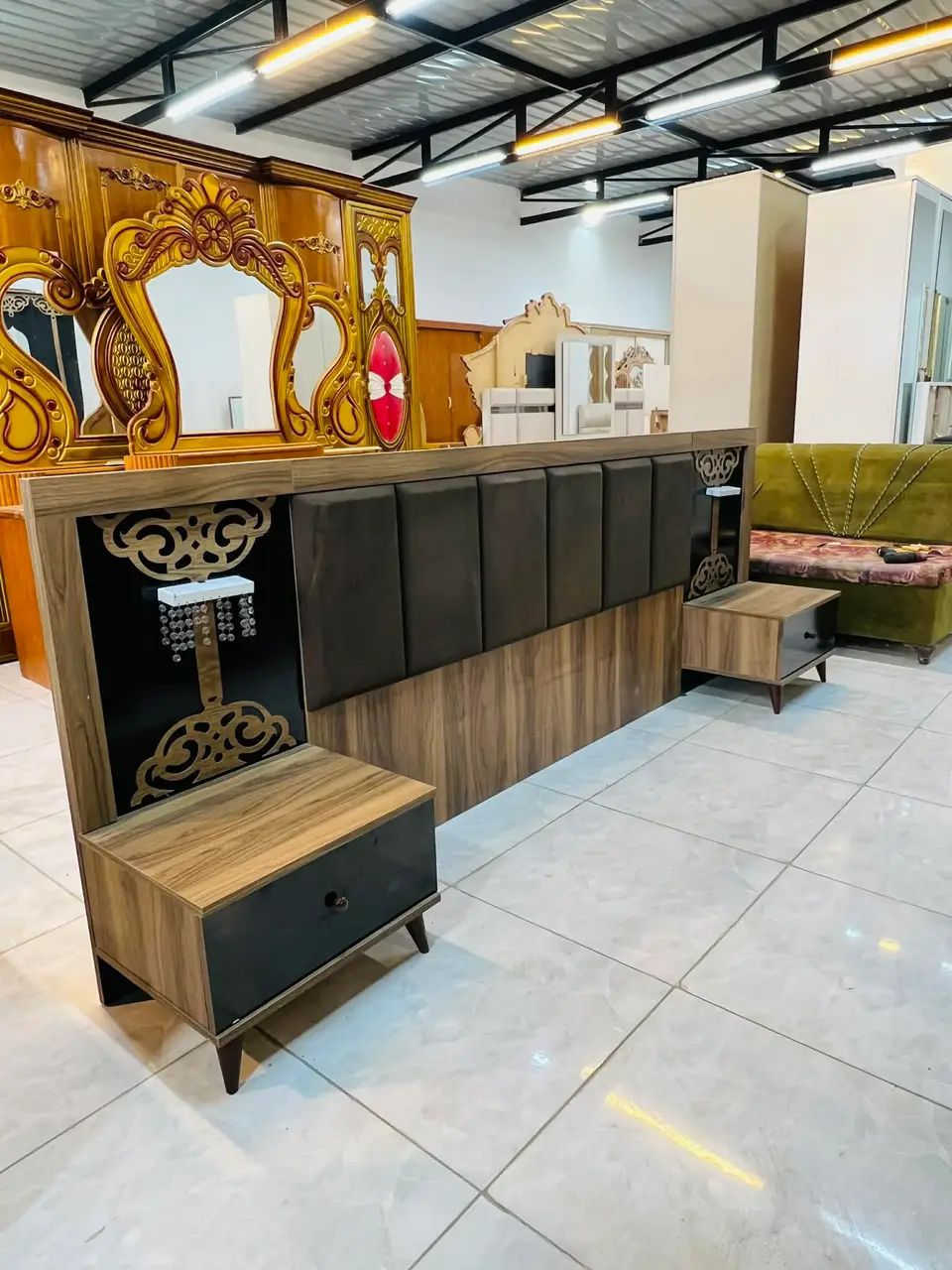 غرفه ترڪي🇹🇷 
8 قطع 
نضافه 95/💯
نضام ابواب 
السعر /750
مع شد ونقل 🚚 داخل بغداد مجانآ
 باقي المحافظات بسعر مناسب


**إذا كنت صاحب هذا الإعلان وتريد حذفه لأي سبب، رجاءا أرسل رسالة إلى الدعم الفني**