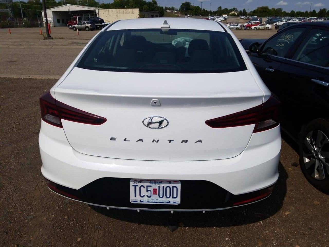 السلام عليكم
النترا 2020 رقم اربيل ب اسم شركه سنويه  بيها بعد سنه  وتنتهي
سياره حادثها بنيد و بيها بارد بل مدكر قليل
سياره نضيفه محرك كير كفاله
مكاني بصره ياسين خريبط
السعر 142 و بيها مجال قليل
***********
متواجد واتساب و خط 
اذا تتصل الظهر لان صبح بدوام  المبايل ما يبقه يمي
