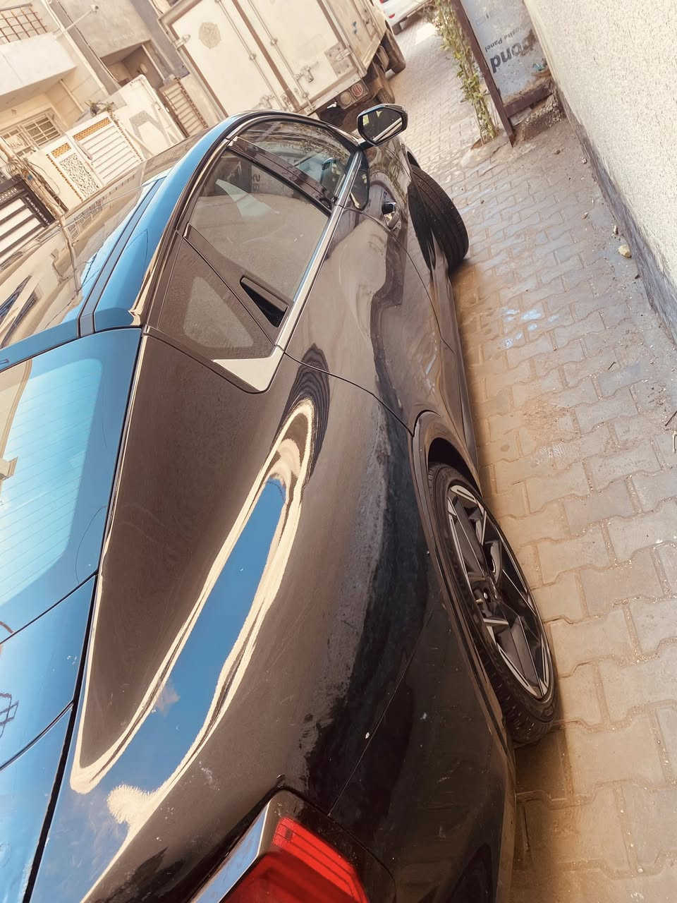 من رخصه  الادمن  k4 مديل ٢٥  السياره كتاب شهداء مرقمه وجاهزا بس صبغ قبق جنطه ودفيوزر عوزهن صبغ ابيع  كما موضح بالصور  

مواصفات السياره 
جيتي لاين
محرك ٢٠٠٠ دوش
سايد بريك دكمه 
الكشنات تدفئه تبريد

والله متروسه مواصفات نصهن مااعرفهن 

السياره ماشيه ٦٧٨٠ km
والله زيرو 
***********
واتساب***********
