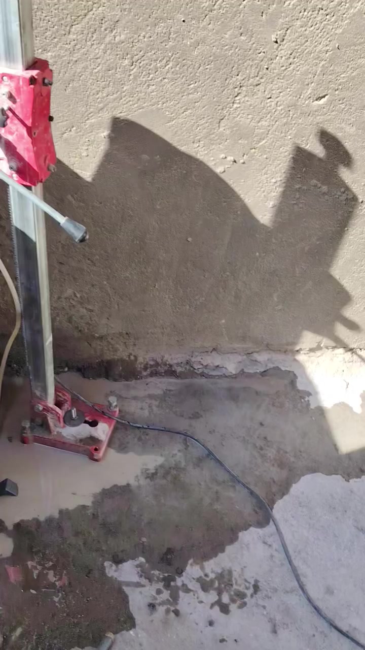 مناف الكربلائي ثقب كور وعمل فتحات المرازيب ومفرغه الصاروخيه وسبالت وقص الجسور ***********
