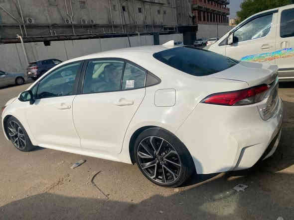 السلام عليكم
كورلا موديل ٢٠٢١ وارد أمريكي ابيض ثلجي بانزين LE محرك ١٨٠٠ المرغوب رقم اربيل الدولي تحويل مباشر هزه وفحص سنوية جديد بأسمي تحويل مباشر محرك كير حدادية تخم تاير تبريد باتري كله جديد حادث خشم البنيد بدون داخل بدون ايرباك السيارة جاهزه وضع الشركة 
رادار حجر بلاد 
مكاني بغداد وتساب*********** 
السعر ١٥٣
