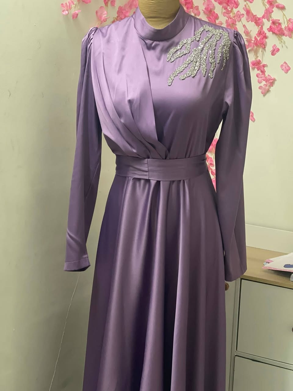 ✨ لأن الأنوثة تبدأ من اختيارك ✨
وصلت أحدث تشكيلتنا من
👗 فساتين راقية
🖤 عبايات صاية فخمة مرتبة بقصات تجنن
🌙 مخور ناعم ومميز
🤎 بشت أنيق 🎀
خامات درجة أولى ✨
تفصيل يبرز جمالك ✨
أسعار تنافسية تخليك تاخذين أكثر من قطعة 😉
إذا تريدين إطلالة تخطف الأنظار بكل مناسبة…
لا تفوتين هالمجموعة 🔥

الحجز مفتوح والكمية محدودة 💌
راسلينا خاص واختاري ستايلك قبل ما يخلص ✨
يوجد توصيل لجميع المحافظات 🇮🇶
#ملابس_نسائية #مخور #بشت #فساتين #عبايات #صاية #أناقة #موضة #ترند #تسوق


**إذا كنت صاحب هذا الإعلان وتريد حذفه لأي سبب، رجاءا أرسل رسالة إلى الدعم الفني**