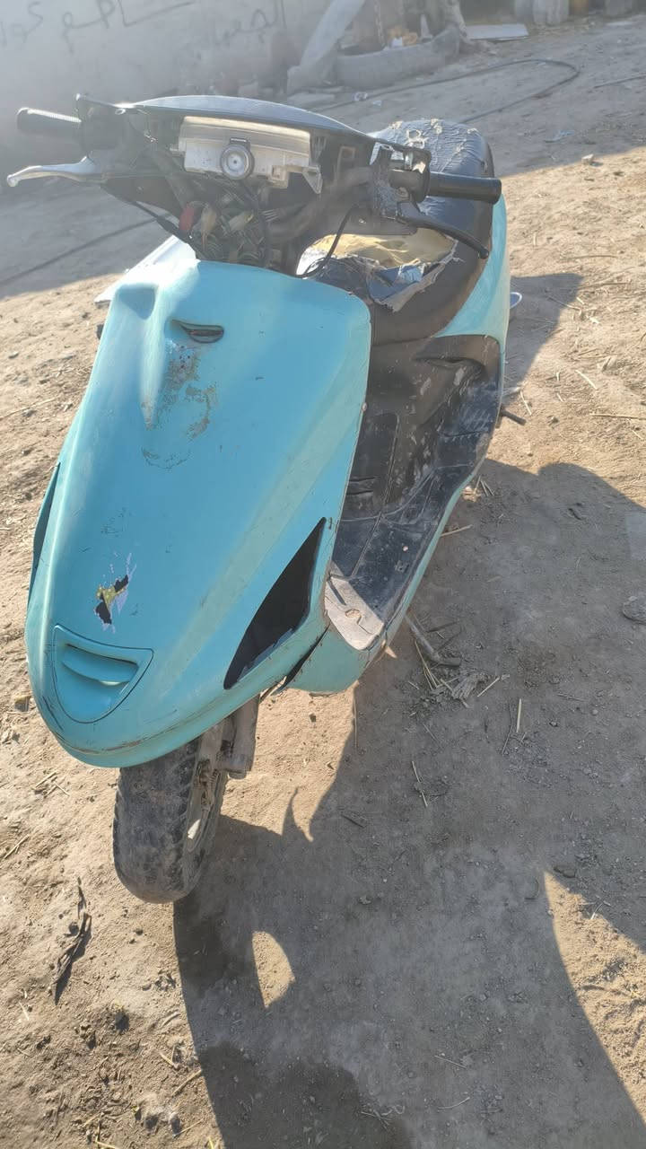 سلام عليكم
اخوان دراجه فراشه للبيع دراجه نضيفه وخير من الله ناقصه فقط بريك وترتيبات خارجيه 
سعر 200
مكاني بغداد الفضيليه 
رقمي ***********
