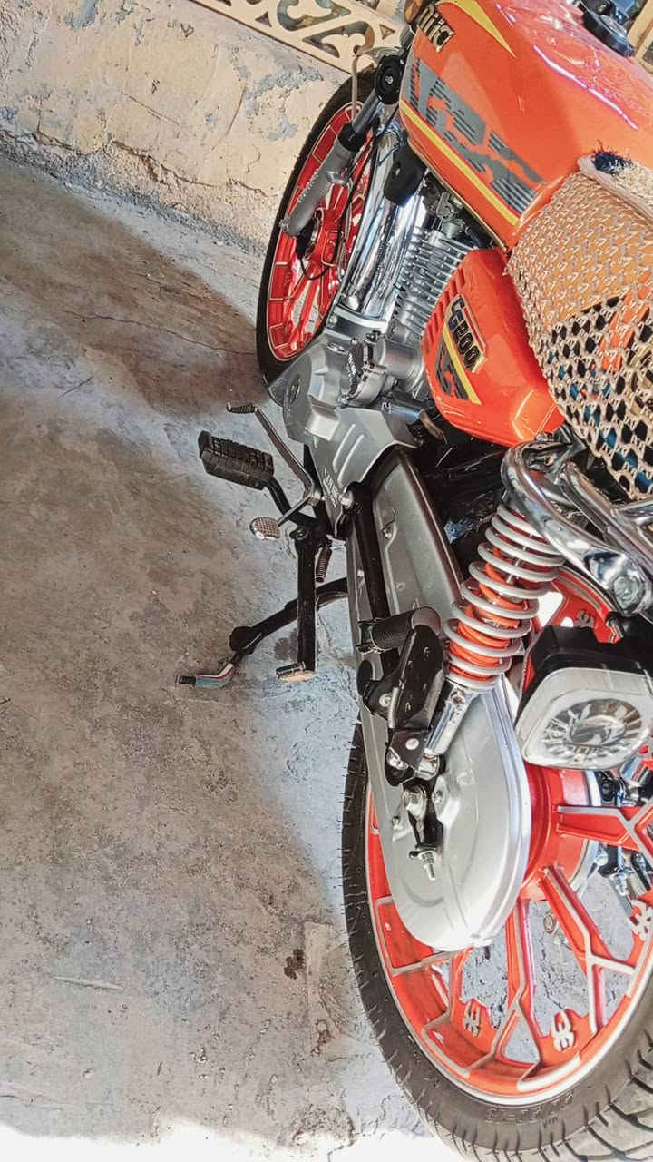 السلام عليكم دراجه للبيع دراجه موديل 24 طالعه بال 25 اوراق سكنر دراجه نظيفه تجي وتباوع بعينك العنوان بغداد الجديده اي استفسار مراسله الصفحه او الاتصال على الرقم*********** والسعر مالتها 850 وبيها مجال حك الجيه
