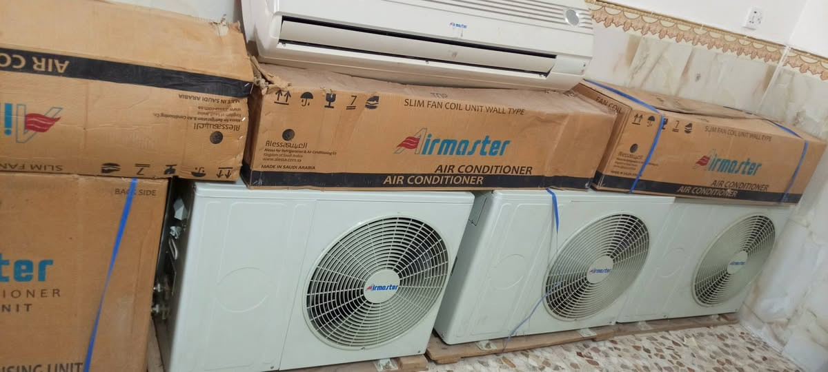 4 قطع جديد كارتون 2 طن ثري فيز شلع مليون 700 غاز 22 ابلا عنوان حي الزهراء شارع المدارس اي استفسار خاص او أتصال ***********
