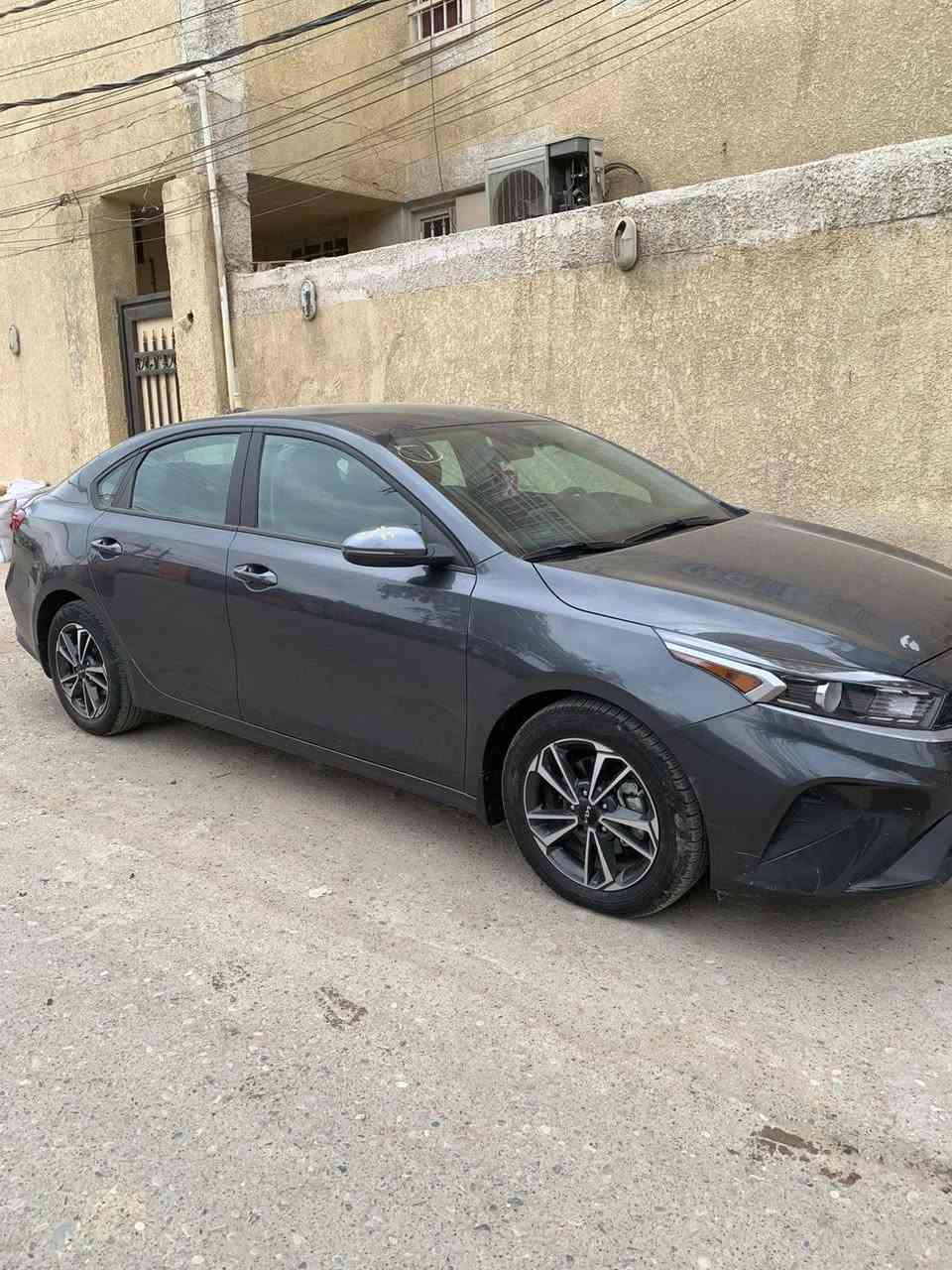 بسم الله الرحمن الرحيم
السلام عليك ورحمة الله وبركاته 
كيا فورتي وارد امريكي 
موديل ٢٠٢٤
ماشيه ١٧ الف ميل 
بدون صبغ بدون تبديل ليبل واحد بيها فقط الدعاميه الاماميه 
نص مواصفات 
رادارات +اشاره بالمرايا 
تحكمات استيرن فول 
شاشه وكامره دواره 
أنظمة قيادة 
ويل كب 
سياره جديده جدا 
رقم بغداد ترقيم جديد 
العنوان بغداد السريدات 
السعر ١٦٠ وبيها مجال للشراي 
التواصل على الرقم ***********او***********
