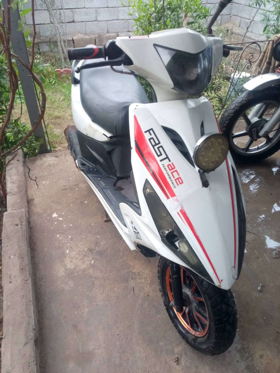 دراجة للبيع شغالة هندر وسلف السعر 300وبيها مجال تقاطع القدس دور الزراعة الرابعة الاتصال على الرقم ***********
