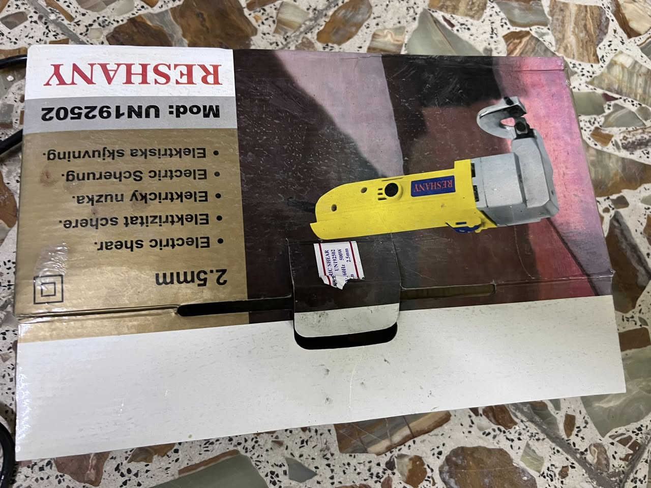 مقص صاج كهربائي
نضيف جدا اخو الجديد
السعر 60 الف 
توصيل متوفر


**إذا كنت صاحب هذا الإعلان وتريد حذفه لأي سبب، رجاءا أرسل رسالة إلى الدعم الفني**