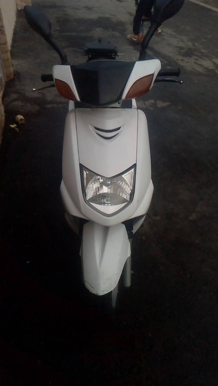 سكنس نثيه ياباني ١١٠ دراجه خير من الله مكينه بلاديه ما مفتوح برغي بيهة دراجه نضيفه وما متعوبه الله شاهد بيهة نقوصات بسيطه الكيجات مال بانزين وال سرعه وبريك خلفي بنزات جايبهن بس ما شادهن وطوفه هم عندي السعر ٧٥٠ مكاني مدينه الصدر حي طارق الشيشان شارع المدارس


**إذا كنت صاحب هذا الإعلان وتريد حذفه لأي سبب، رجاءا أرسل رسالة إلى الدعم الفني**