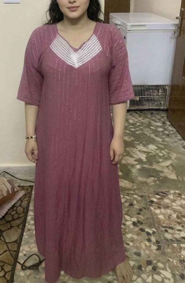 ***********سلام عليكم  بنات اني خياطه حاطه جديد بالستكشافات
اخيط ملابس صيفيه مال بيت اخذ بس تعاب ايدي  3 الف لي تريد اخيطلها اني اخذ بس 3 على ثوب ادمن يرحم والديك وافق لا تترك منشوري معلق
