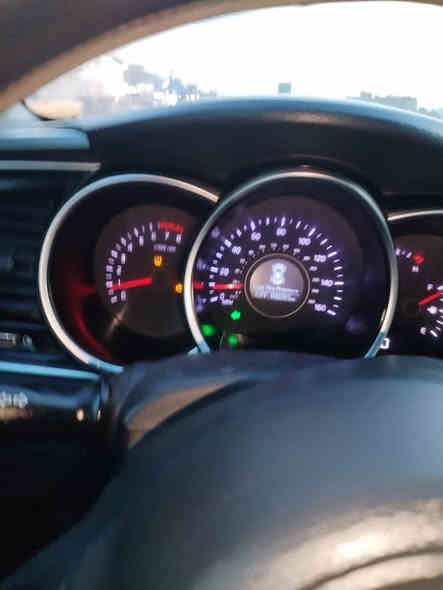 السلام عليكم
اوبتيما 2015 للبيع السعر ١١٨ 
الهاتف ***********
