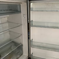 ثلاجه هيتاشي للبيع ١٨قدم وبخاخ انفيرتر تواصل على رقم ٠٧٨١١٨٠٩٠٤٢