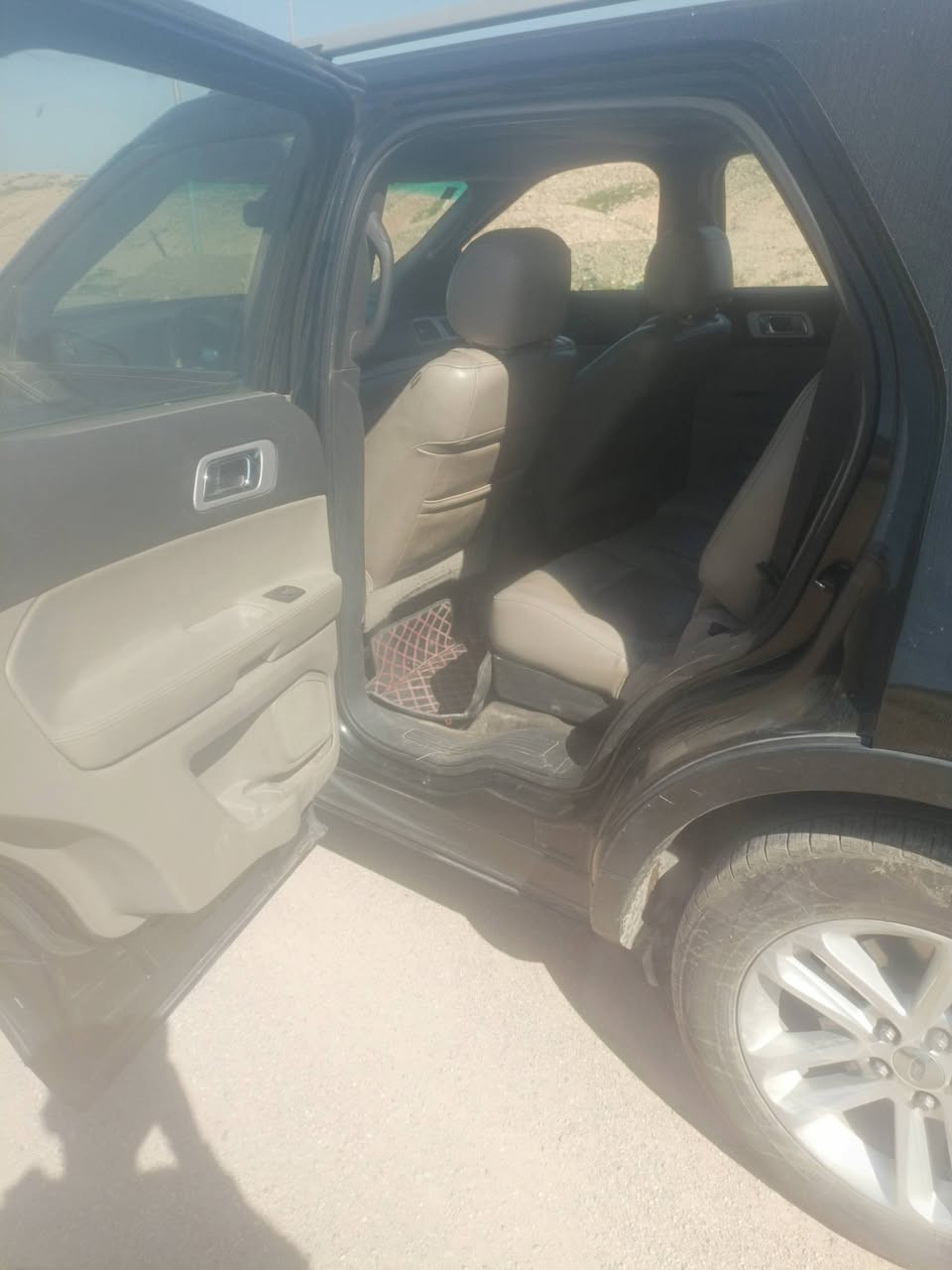 فورت اكس بلور موديل 2011 فول فول مواصفات سياره دبل سلايت  بدون اي نقص اربع تايرات جديد شادله صدر جديد مسوي محركه ممفتوح بشرط تبريت  مركزي ثلاثه قطع سياره سبع7 نفرات بدو صبغ وبدون ضربه مكفوله كفاله عامه بسمي سياره بشرط تحويل او وكاله رقم دولي رقم سليمانيه  انگليزي  سنويته لحد 2028 مكان سياره ديالى خانقين ميخاس  سعره 170 بي مجال شراي اتصل***********
