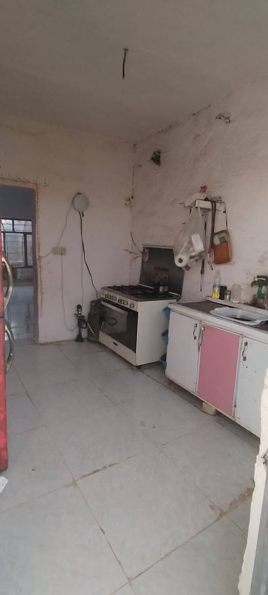 اعيد النشر بسبب الوعود الكاذبه بيت 75 متر للبيع سند 25 قرار محكمه بأسمي ناحيه الامام عون ع حي الأمير الهوته عامود 204 كامل خدمات ماء كهرباء البيت نضيف الارضيه بورسلين السعر 25 مليون وبي مجال مستعجل على بيعته  تفاصيل اكثر اتصال ***********
