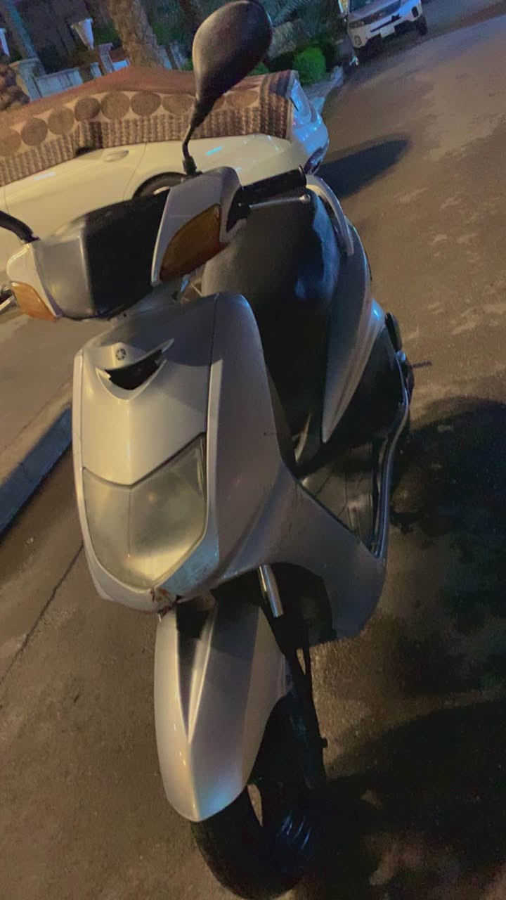 السلام عليكم :

سكنس ياماها سرعة 110 ياباني 
دراجة وكالة علا وضع البلاد برغي
ممفتوح منها اي نقص مابيها 
اوراق كاملة اصولية بشهر سادس نزلتها حاوية
شرط تجيب وياك فيتر وتجي تفحص

السعر 650 الف 
مكاني شارع فلسطين
هذا رقمي *********** بغداد, العراق
