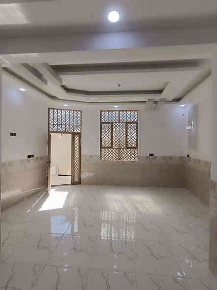 كربلاء المقدسة بيت للبيع في مجمع الوردة السكني ١٠٠ متر طابو زراعي سند 25 اقرار محكمه مكاتبه من صاحب الارض  مجمع متكامل خدمات ماء كهرباء مجاري تبليط انترنيت اسواق السعر ٧٧ مليون  بلعافيه عليك
البيت يتكون مطبخ حار وبارد وغرفة نوم وصاله واستقبال وصحيات عدد٢  وطارمة ومنور اضاءة 
للحجز والاستفسار على أرقام صاحب الدار 
***********0
***********
المجمع على شارع الزوار والمواكب
