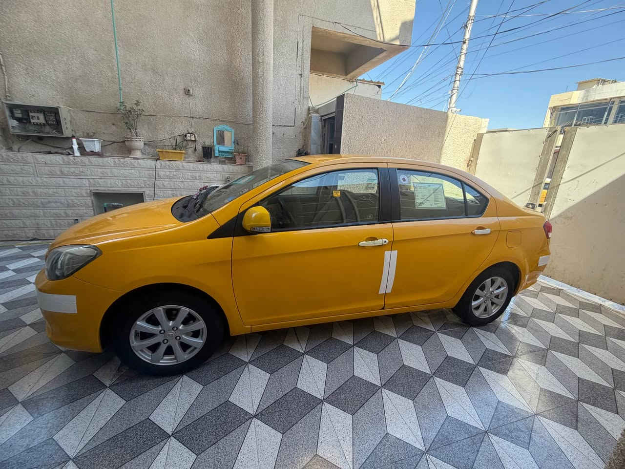 كريت وول فولكس 2012 
شركة بلادي اصفر بدون ضرر ولا صبغ ولا تبريد 
حتة الدعامية بدون صبغ ولاجراد فقط بارد باب الصدر 
جاهزة من كلشي رقم بغداد بسمي شرط التحويل 
العنوآن ديالى بعقوبة ***********
السعر 58 بيهة مجال بصيط جدأ بعقوبة, ديالى
