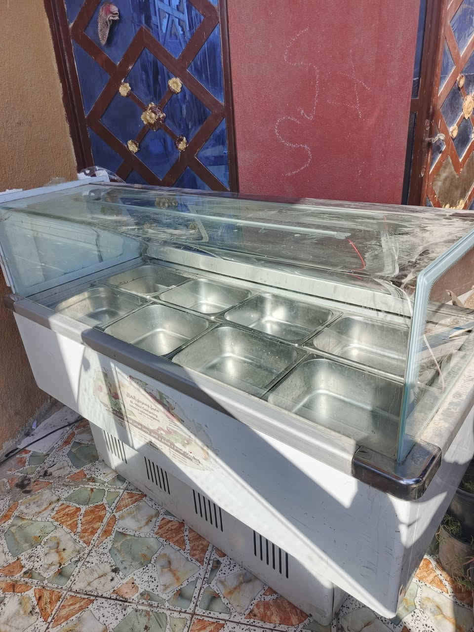 غراض مطعم لبيع السعر خاص 
أسعار مناسبة جدا   ***********
