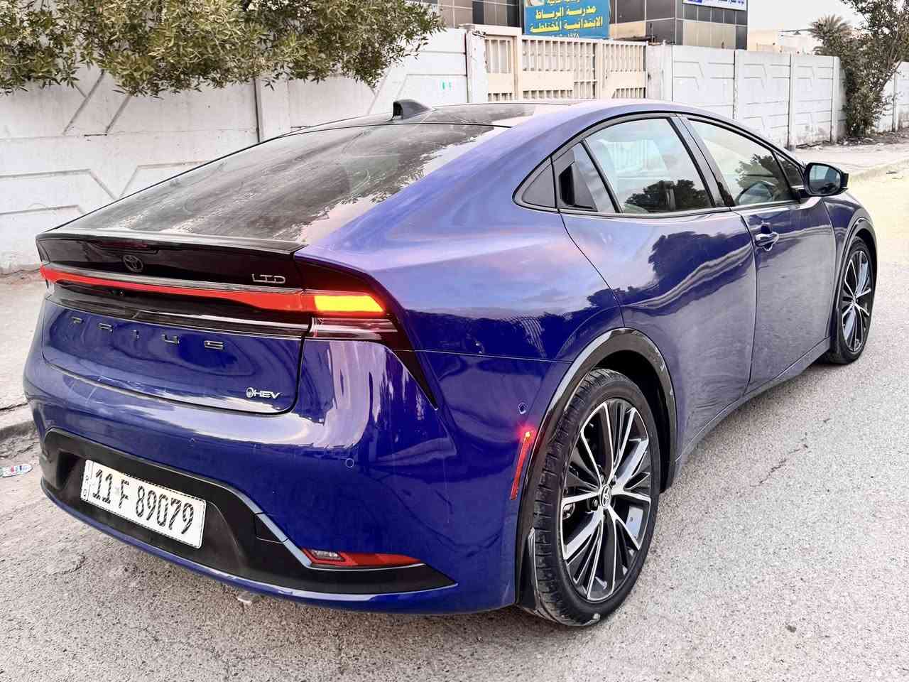 تيوتا بريوس ياباني وارد امريكي 2024 ليمتدد محرك 2000 هايبرد 196 حصان فول مواصفات للاخير 
السعر 175$ وبيها مجال للشراي 
صور حادث موضح صبغ 4 قطع ونص بدون دواخل شواصي لغود مكفوله بعدها بمي وعاز الشركة
ماشيه 24 ميل 

  فول مواصفات للاخير : (المختصر)
داش كام كامرة تسجيل حوادث اصليه مال تيوتا سعرها 480$
5 كامرات محيطيه ومراية الرؤية الخلفيه صورة بث
حساسات ورادارات محيطيه 12 حساس 
اوتو بارك باركينك تطبك وحدها 
شحن لاسلكي للتيلفون
كشنات جلد تدفئة وتبريد والخلفي تدفئة وسترين هم
كشن السايق كهرباء وخزن ميموري 
بصمة تشغيل وابواي وصندوق 

السياره اني استوردتها وصلحتها ع ايدي تصليح فول ومابيها نقص برغي 
مكاني بغداد ***********
