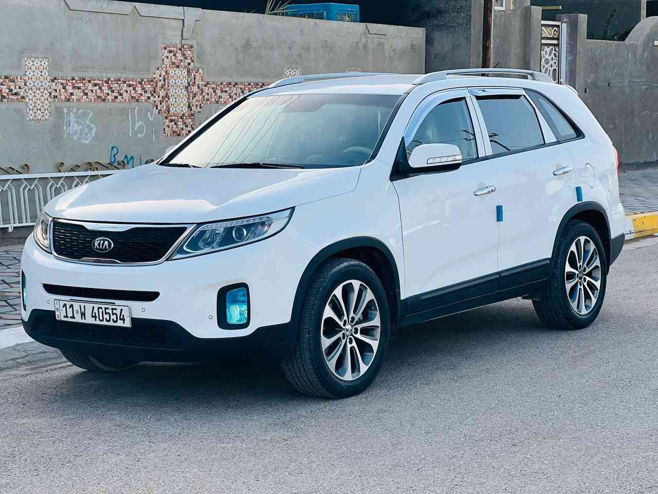 السلام عليكم

كيا سورنتو للبيع 

موديل  2015 خليجي

فور ويل+ مانع انزلاق 

محرك  6سلندر محرك وكير مكفولات شركة برقي ما مفتوح بيهن 

تحكم ستيرن

تحكم سرعه بالستيرن 

شاشه ترحيب 

يدات نيكل

منظومه زنون

لدات امامي خلفي

علامه السورنتو مضيئه بالدوسه

مري جانبيه شفط

جرص سرعه عند 120

بصمات عدد 2

اشاره ترحيب عند التقرب من اليدات

حساسات 8

كامره خلفيه

شاشه لمس 

انظمه قياده 4

نظام ايكو اقتصادي 
السياره جديده واحلى من الصور ماشيه 110 الف
سبعه راكب
داخل جلد بلادي
مكان السياره عامريه الصمود للاتصال
***********
ملاحظه السياره بيهه طخه بالبابين عكس السايق
مبدلات شركه ومصبوغات 
السعر 165 وبها مجال
