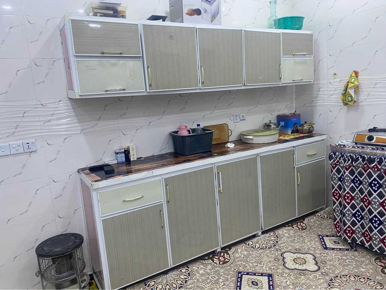 كاونتر مترين ونص نظيف جدا داخل وخارج سعرة 150 بيه مجال بسيط *********** او خاص كركوك, العراق
