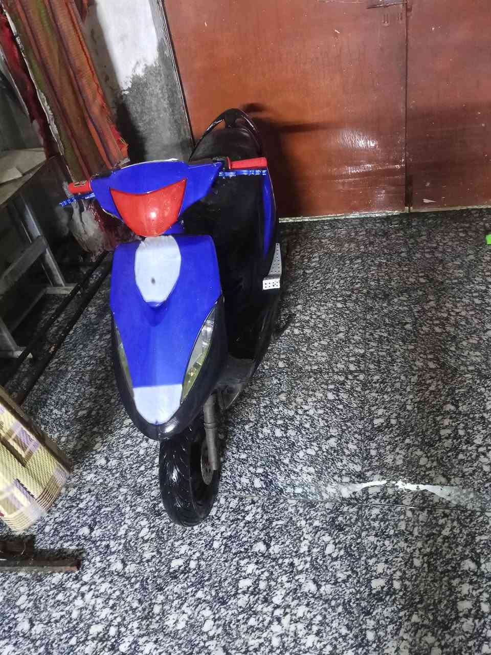 سلام عليكم
ماكس عدله للبيع مفتوحه 55 شغاله سلف هندر كامله من طول للطول نقصه ترتيب بسيط سعر خاص مكاني ناصريه مركز حي اريدو 
رقمي ***********
