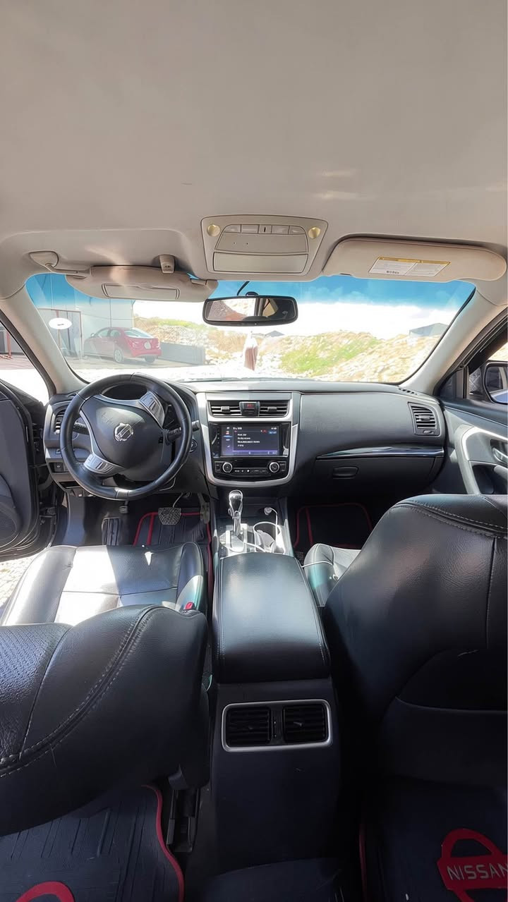 نیسان ئەڵتیما 2018 SL فوول فوول بەس سلایت نییە
دووپارچە  و توکمەی لای سایەقی هەیە 
نرخیشی 119 وەرەقەیە
بۆ پەیوەندی کردن 
*********** أربيل, العراق
