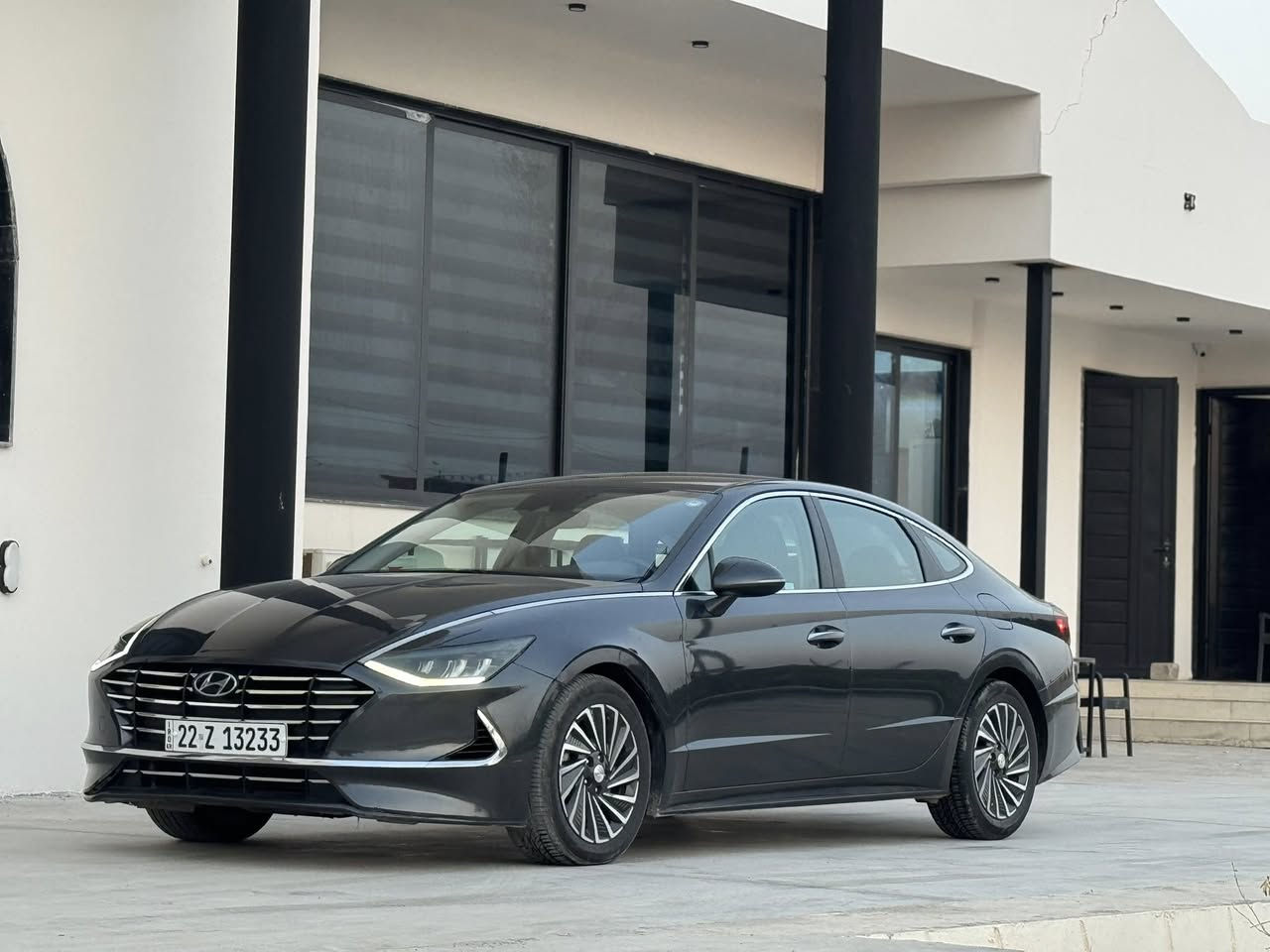 هيونداي سوناتا SEL – هايبرد 2022
📍 رقم اربيل بأسمي 

 • 

 •  بدون صبغ فقط جاملغ تبديل شركة نفس اللون

 • جميع الإيرباكات سليمة ✅

⸻

مواصفات SEL هايبرد

🔋 النظام الهجين:

 • محرك 2.0L هايبرد (بنزين + كهرباء)

 • صرفية وقود اقتصادية جداً  5 لتر لكل 100 كيلومتر

 • شحن ذاتي للبطارية أثناء القيادة

     ￼• بصمة تشغيل + تشغيل عن بعد 

 • بصمة أبواب + دخول ذكي

 • كشنات أمامية كهرباء

 • تدفئة كشنات

 • سايد بريك إلكتروني + Auto Hold

 • تبريد  امامي وخلفي 

 • شحن وايرلس

 • شفتات ستيرن تبترونيك كير بالستيرن

 • 5 أنظمة قيادة

 • فتح الصندوق تلقائياً عند الاقتراب

 • إضاءة داخلية ذكية

             انظمة السلامة الذكية Hyundai SmartSense:

 • مانع تصادم أمامي

 • مانع تصادم مع المشاة

 • نظام المحافظة على المسار

 • تحذير الخروج عن المسار

 • النقطة العمياء + مانع تصادم جانبي

 • رادارات امامية + خلفية + جانبية

 • كروز كنترول ذكي مع التوقف التلقائي

 • قيادة ذاتية

 • نظام قراءة إشارات الطريق

 • تحذير انتباه السائق

 • بصمة تشغيل + تشغيل عن بُعد

 • بصمة أبواب + دخول ذكي

 • كشنات أمامية كهرباء

 • تدفئة كشنات

 • سايد بريك إلكتروني + Auto Hold

 • تبريد قطعتين (Dual Zone)

 • شحن وايرلس

 • شفتات ستيرن

 • 5 أنظمة قيادة

 • فتح الشنطة تلقائياً عند الاقتراب

 • إضاءة داخلية ذكية

⸻

📱 التقنيات والترفيه:

 • شاشة كبيرة

 • كاميرا خلفية

 • شاشة عدادات رقمية

 Bluetooth / Apple CarPlay / Android Auto

 • نظام صوتي عالي الجودة base 🔈 

 • LED لايت + زنون عالي

 • تحكم بارتفاع وقوة الإضاءة

 • إضاءة نهارية وليلية

 • ويل كروم

 • مرايا كهرباء مع إشارات

⸻

💰 السعر: 177

📍 السيارة في اربيل او موصل

 

 ***********

 

 ‏WhatsApp ***********

‏*********** ￼ WhatsApp
