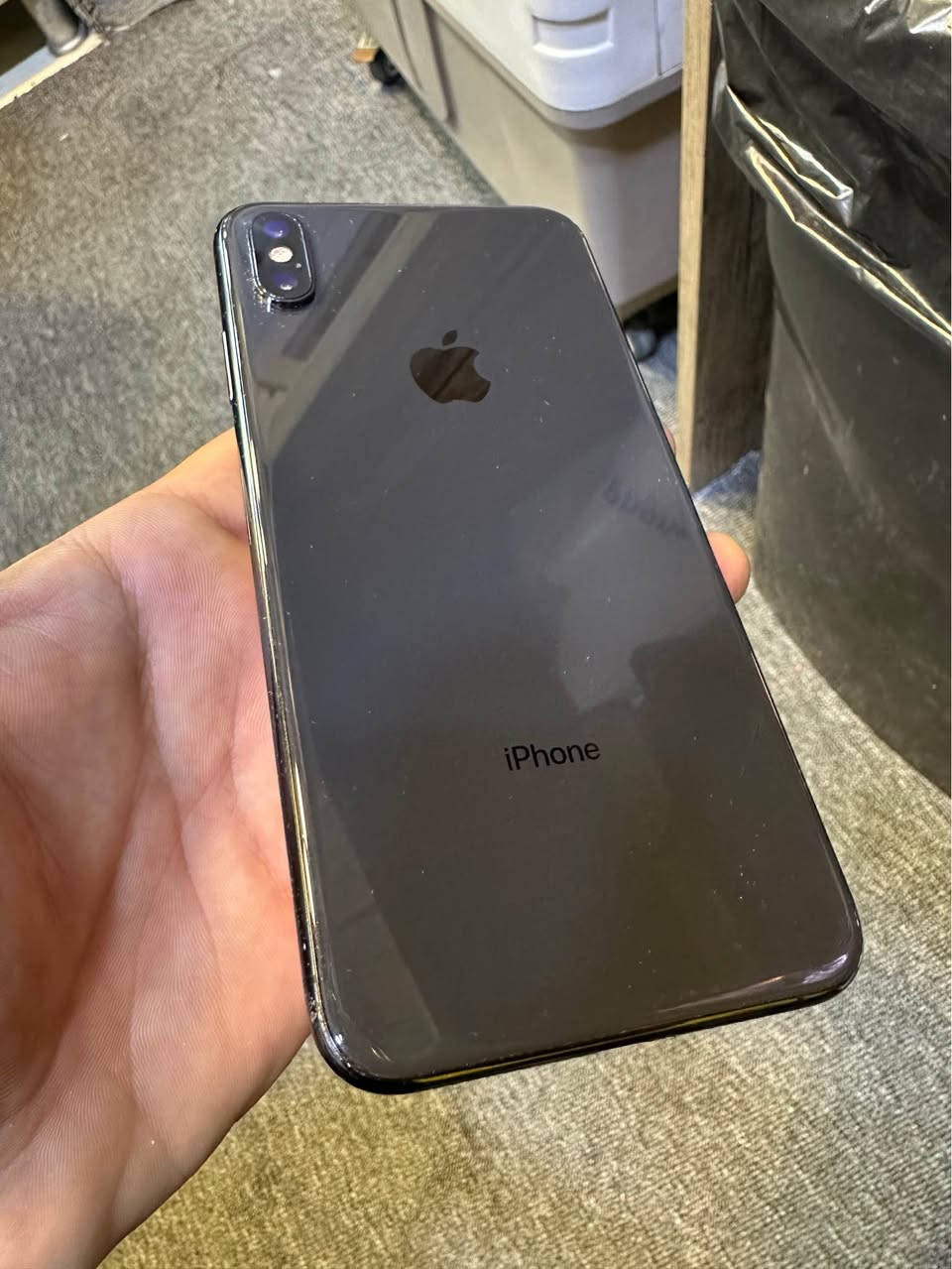 Iphone xmax 
Sim 2
Patre🔋 100 گۆراوە
GB💾 256
ئیکس ماکس موبیلەکە شاشی گۆراوە پاتری گۆراوە فیس ئایدی ئیش ناکا باقیدی بە زەمان ١٨٠ هەزار کەمێک مەجال 
رەقەم مۆبیل *********** Singapore
