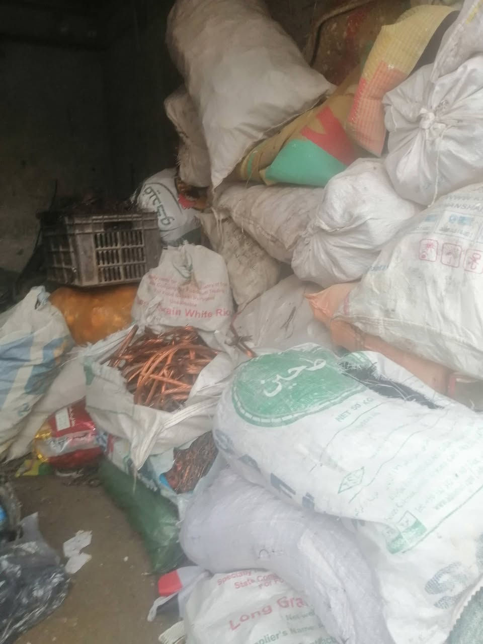 سلام عليكم اشتري كيلو النحاس الخشن 15ونحاس الناعم كيلو 14سبلت طنين سعره من 150الحد 180سبلت طن ونص 120سبلت طن 60سبلت 3طن 210شعندك اشتري ***********
